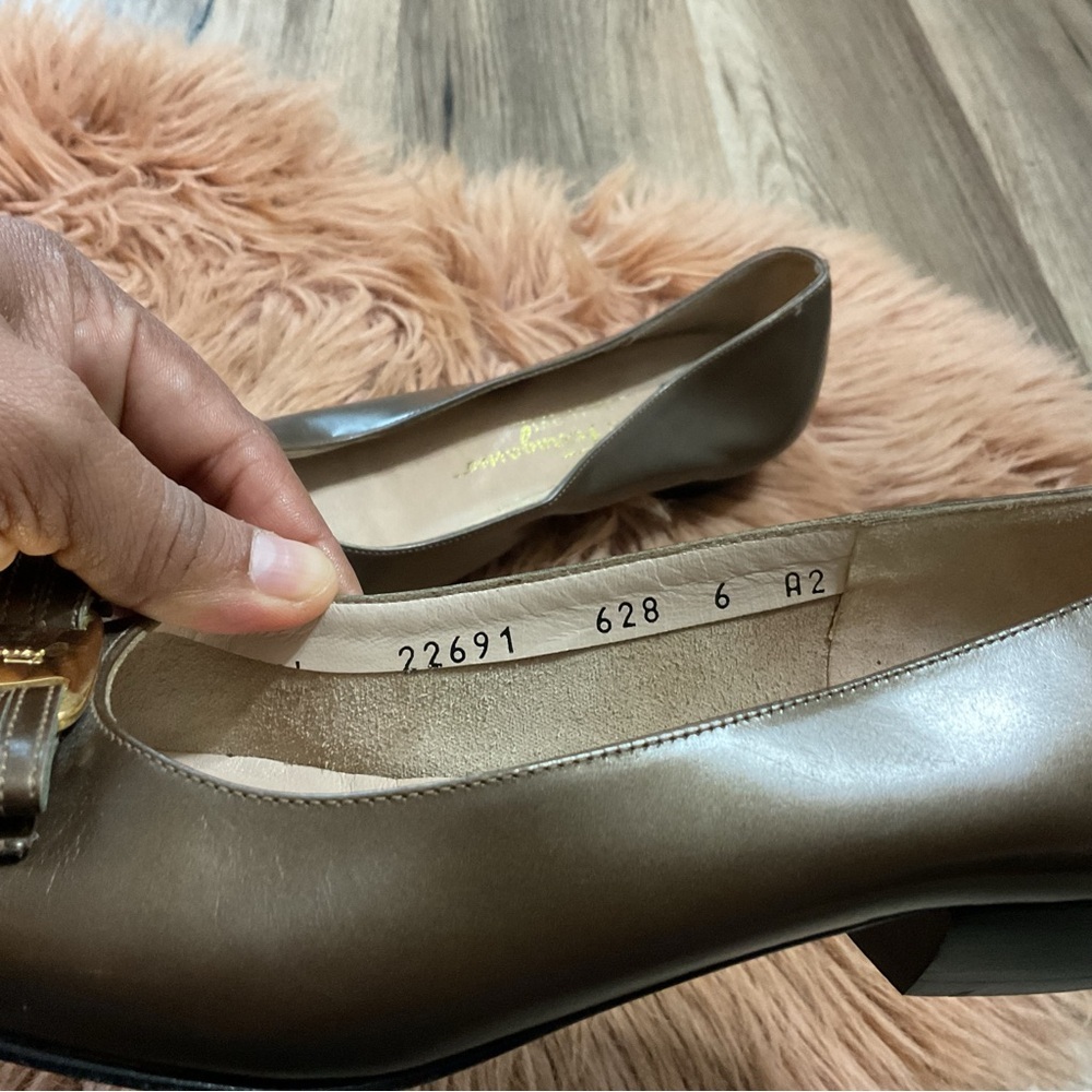 Salvatore Ferragamo Green Heels Size 6 VTG - Picture 9 of 11